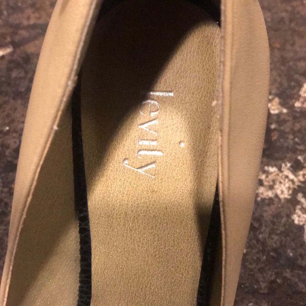 Heels - Picture 2 of 6